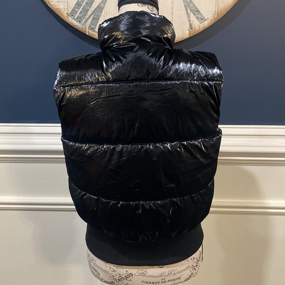 Calvin Klein puffer vest - Picture 3 of 7